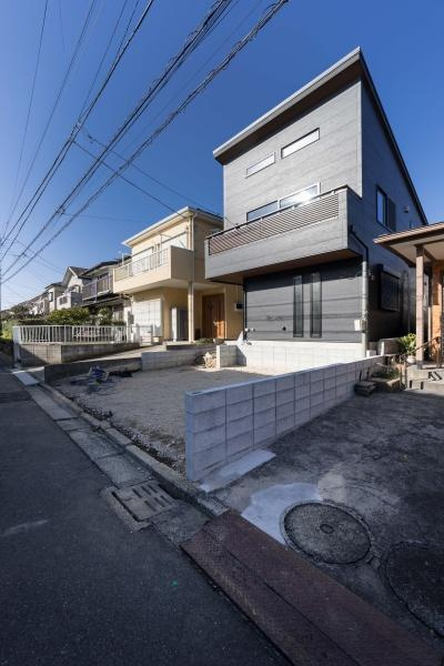 横浜市栄区犬山町の新築一戸建の前面道路含む現地写真
