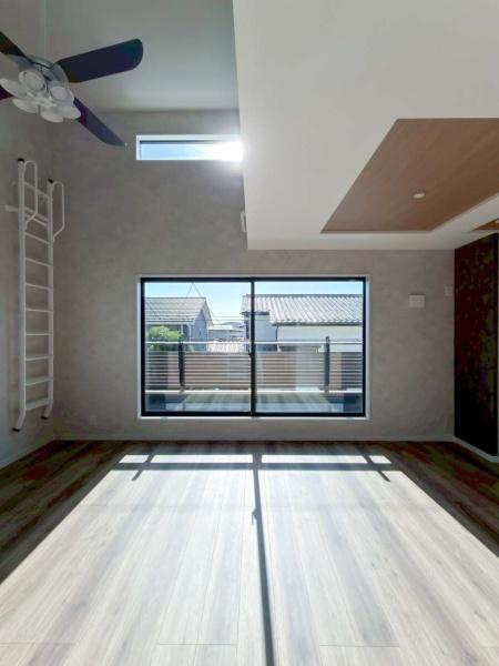 横浜市栄区犬山町の新築一戸建の居間・リビング