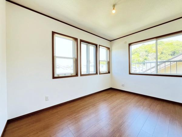 藤沢市西富２丁目の中古一戸建の洋室