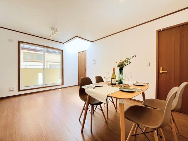 藤沢市西富２丁目の中古一戸建の居間・リビング