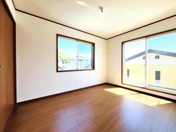 藤沢市西富２丁目の中古一戸建の洋室