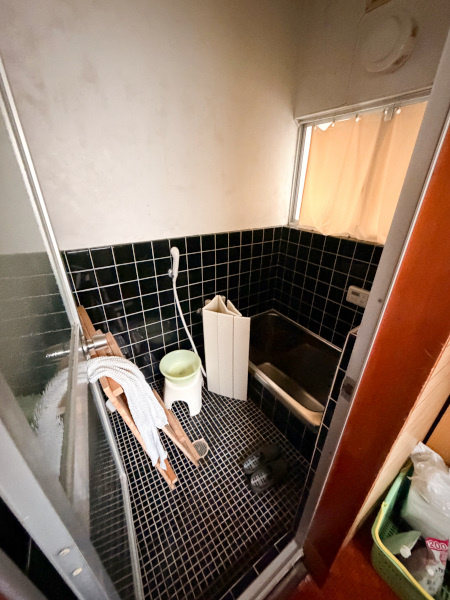 富塚町住居付店舗の内装