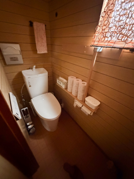 富塚町住居付店舗の内装