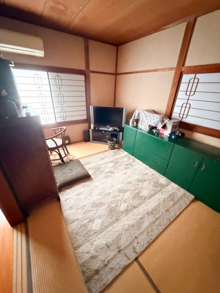 富塚町住居付店舗の内装
