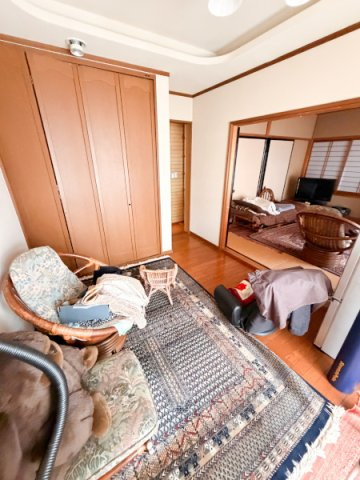 富塚町住居付店舗の内装