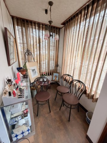 富塚町住居付店舗の内装