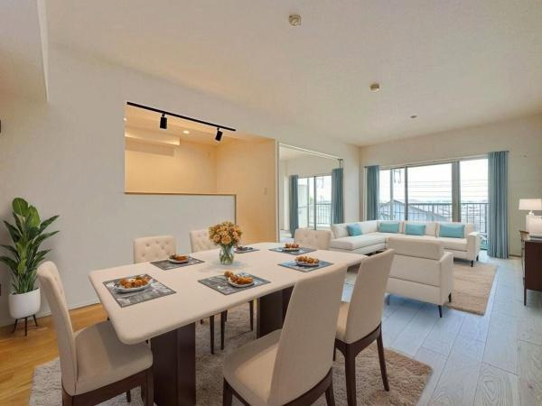 パークサイド保土ヶ谷の居間・リビング|形の綺麗なリビングダイニングはお好きな家具を配置しても、余裕がありそうです。インテリアも想像しながらご見学されると、より一層楽しくなります。※家具はＣＧによるイメージです。