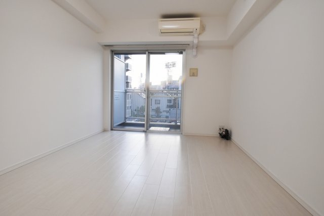 西宮ルモンド甲子園の居間・リビング|8.1帖あります