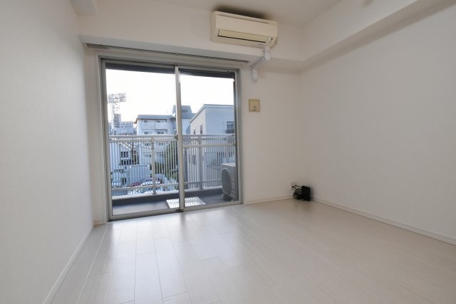 西宮ルモンド甲子園の居間・リビング|綺麗です