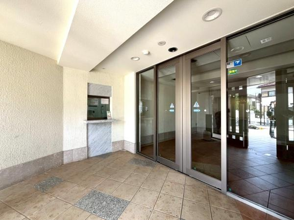 コスモヒルズ永田山王台のエントランス