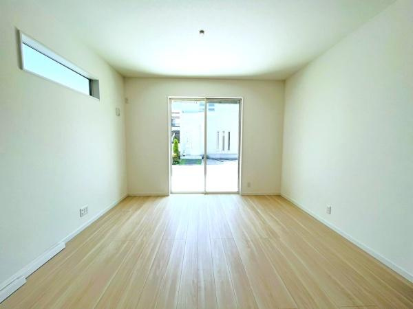 横須賀市浦上台２丁目の新築一戸建の居間・リビング