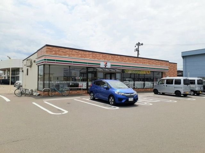 【周辺】 | ニューファミーレ | セブンイレブン仁井田本町店まで673m