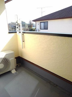 【バルコニー】 | プリムローズヴィラＤ | 暖かな日差しのふりそそぐバルコニー