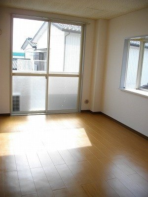 エルディムセキネの居間・リビング