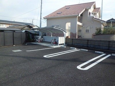 ロークワットガーデンの駐車場
