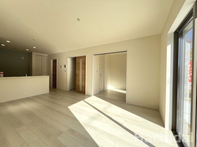 碧南市霞浦町2期　新築一戸建の居間・リビング