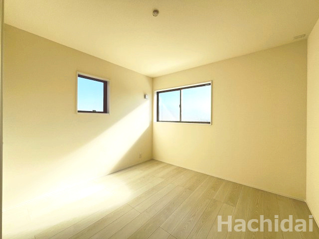 碧南市霞浦町2期　新築一戸建の洋室|南側6.44帖洋室