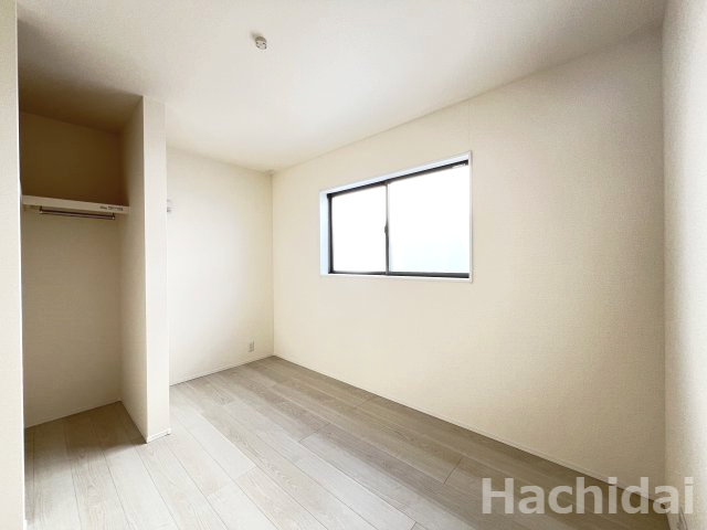 碧南市霞浦町2期　新築一戸建の洋室|北側5.16帖洋室