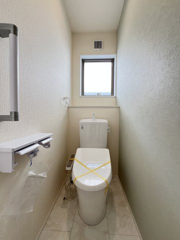 碧南市霞浦町2期　新築一戸建のトイレ|２階トイレ