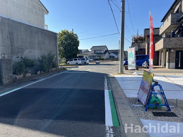 碧南市霞浦町2期　新築一戸建の前面道路含む現地写真