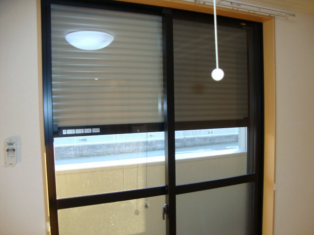 サンパレスⅢのその他|窓シャッター