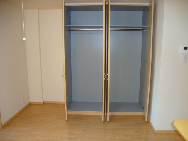 サンパレスⅢの収納|クローゼット