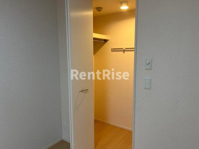 Novel Court IMAISE Ｂの駐車場