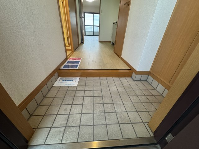 本州ビルⅢの玄関