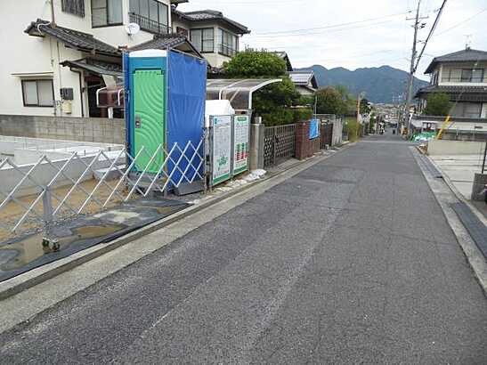 【前面道路含む現地写真】