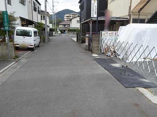 【前面道路含む現地写真】