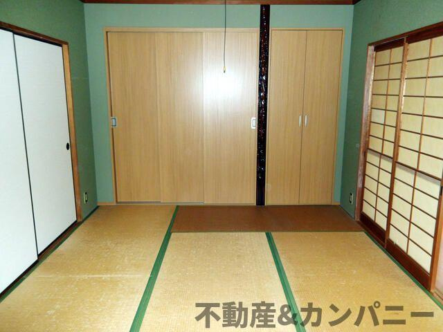 東温市吉久の中古一戸建の和室|ゆったりとくつろげる和室です