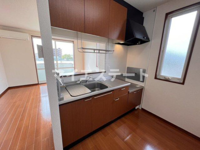 【キッチン】 | サウザンドタウンA | 別部屋写真