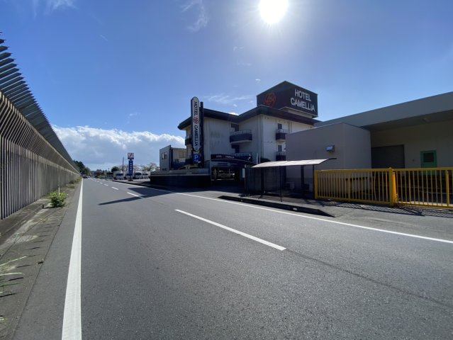 三里塚　売ホテルの外観