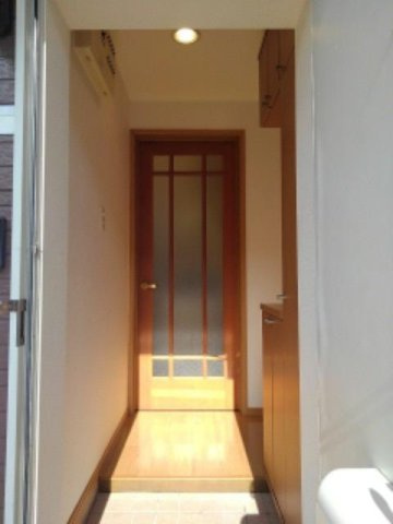 ジュネス９９Ｃの玄関|シンプルで使いやすい玄関です