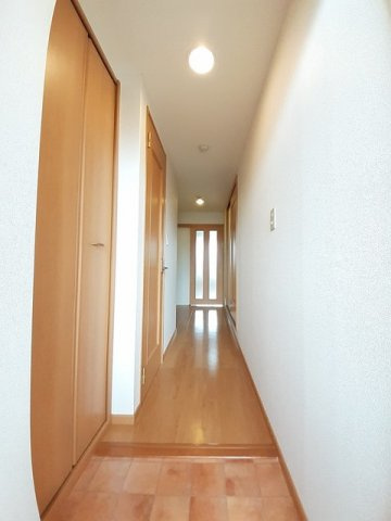 ＮＥＳＴスエヒロの玄関|明るい玄関です