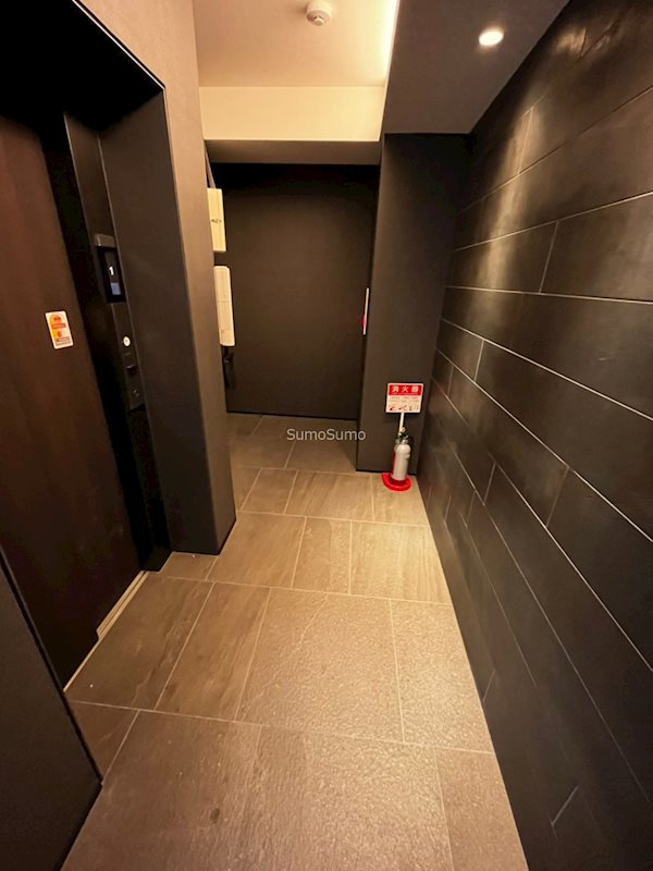 ユニーク靭公園前のロビー