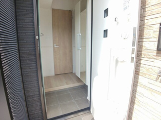 【玄関】 | シャトー・バロンＶ | 落ち着いた玄関です