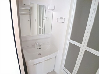 【洗面所】 | シャトー・バロンＶ | 洗面所です