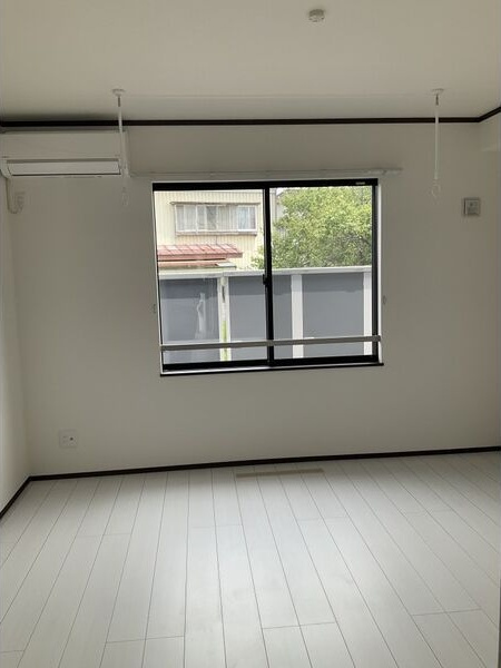 優ハイム A棟の居間・リビング