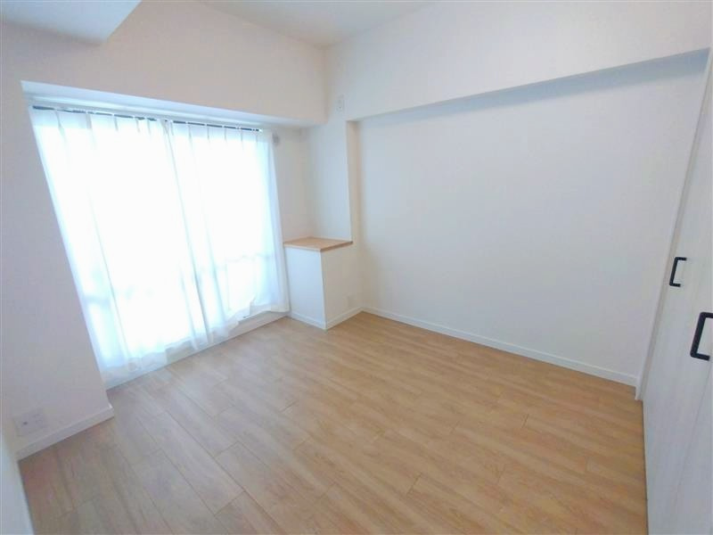 コープ野村新安城E棟の洋室|コンパクトで使いやすい洋室です