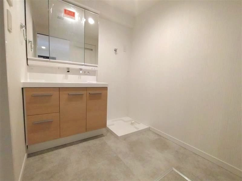 コープ野村新安城E棟の独立洗面台|独立洗面台、朝の身支度には欠かせません