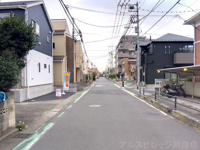 新築　志木市中宗岡5丁目第３２　全１区画の前面道路含む現地写真