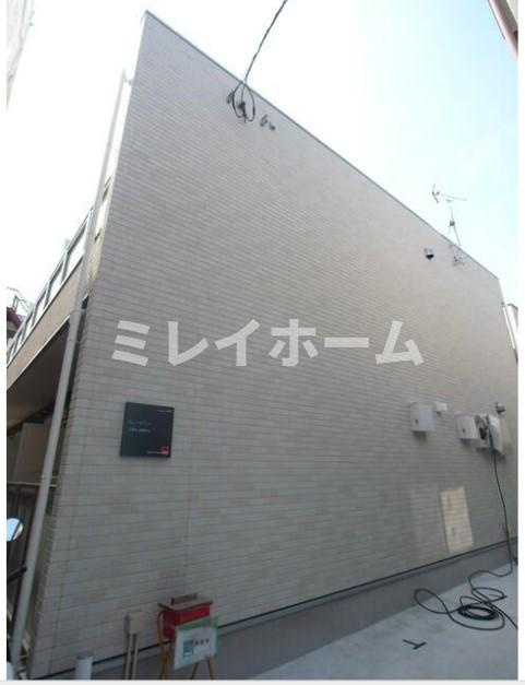 リブリ・エアポートの外観