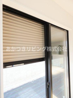 【防犯設備】 | LIGARE下都賀郡壬生町41期 | シャッター雨戸付きで安心感があります♪