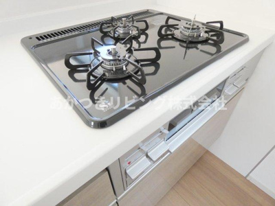 【キッチン】 | LIGARE下都賀郡壬生町41期 | 同時調理可能♪3口ビルトインコンロ♪