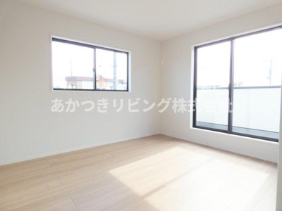 【洋室】 | LIGARE下都賀郡壬生町41期 | 2面採光の明るい室内♪