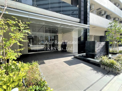 【エントランス】 | エステムコート阿波座プレミアム | 緑があって綺麗なエントランスです♪