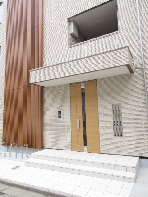 サンライズのエントランス|★オートロック付きのエントランス★