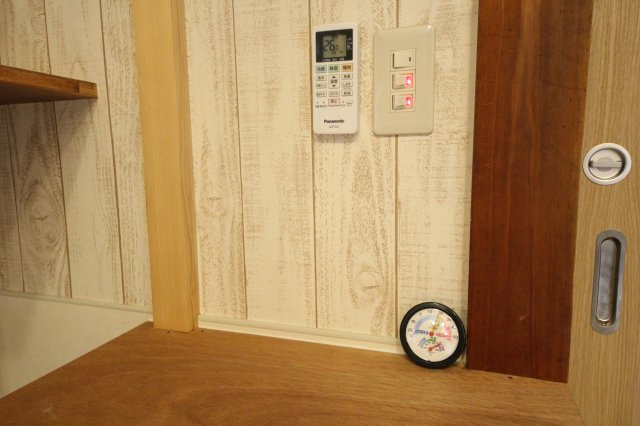 贅沢な設備満載の猫部屋では猫ちゃんが自由に活動しています。
