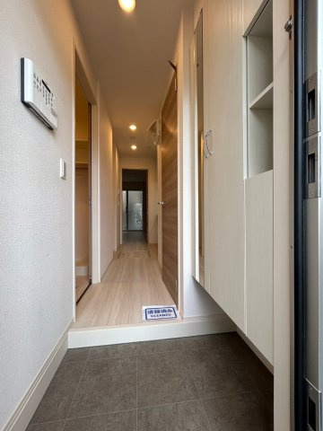 NTRエステート大久保の玄関